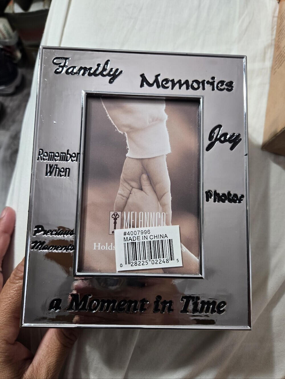 Melannco metal picture frame with engraved phrases Holds 100 4x6 Photos NIB